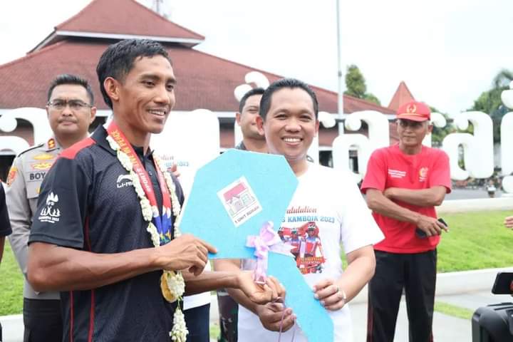 zaenal-fanani-atlet-balap-sepeda-kebanggan-kabupaten-lumajang.jpg