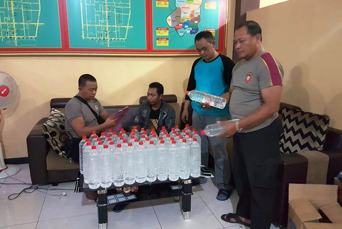 Pengemudi Daihatsu Sigra di Jombang Ternyata Mengangkut 90 Liter Minuman Keras