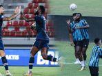1-Syarat-Pemain-Asing-Arema-FC-yang-Dipertahankan-di-Musim-Depan-Muncul-Dua-Nama-yang-Menonjol.jpg