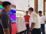 61-pelukis-adu-karya-di-Festival-Seni-Lukis-Madura-2025-di-Pendopo-Keraton-Sumenep.jpg
