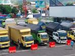 ANTREAN-TRUK-BANYUWANGI.jpg