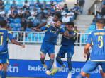 AREMA-fc-VS-dEWA-UNITED-DUEL.jpg