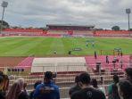 Arema-FC-vs-PSBS-Biak-lapangan.jpg