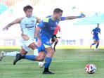 Arema-Fc-dan-Dewa-United-di-babak-pertama-laga-Pekan-5-Super-LEague-2025.jpg