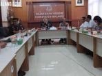 Aremania-Kepala-Kejari-Diah-Yuliastuti-Kapolres-Malang-AKBP-Putu-Kholis-Aryana.jpg