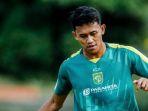 Arief-Catur-Pamungkas-pemain-Persebaya-Surabaya-Liga-1-2024.jpg
