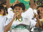 Arief-Catur-Pamungkas-saat-membawa-EPA-U-20-Persebaya-juara-di-musim-2019.jpg