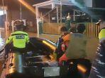 Banjir di Bangkalan Masih Menggenangi Jalan di Kecamatan Arosbaya dan Blega, Perahu Karet Dikerahkan