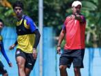 Berita-Arema-FC-Hari-Ini-Populer-Head-to-head-Ketat-Lawan-PSM-Makassar-Tradisi-Cari-Pelatih-Mirip.jpg