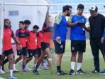 Berita-Arema-FC-Hari-Ini-Populer-Marcos-Santos-Cari-Talenta-EPA-Calon-Lawan-Hadapi-Persebaya-Dulu.jpg