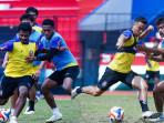 Berita-Arema-Hari-FC-Ini-Populer-Jadwal-Lawan-Semen-Padang-Recovery-di-Stadion-Gajayana.jpg