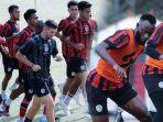 Berita-Arema-Hari-Ini-Populer-Masalah-Stamina-Pemain-Disorot-Dokter-Gustavo-dan-Charles-Duet-Lagi.jpg