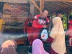 Blusukan-ke-Lereng-Gunung-Wilis-Polres-Madiun-Salurkan-Bantuan-Sembako.jpg