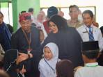 Bupati-Banyuwangi-Ipuk-Fiestiandani-berkunjung-ke-Sekolah-Rakyat-Terinterasi-46.jpg