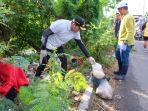 Bupati-Sidoarjo-Dandim-Sekda-para-pegawai-di-lingkungan-Pemkab-Sidoarjo-bersih-sungai.jpg