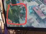 CCTV-menunjukkan-aksi-dua-orang-maling-di-SMKN-1-Trenggalek-Jalan-Brigjen-Soetran.jpg