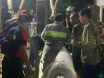 Anak Sapi Limosin Jatuh ke Dalam Sumur di Bondowoso, Damkar Lakukan Penyelamatan Dramatis