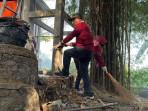 World Clean Up Day Dinkes Kabupaten Kediri di Sumber Kembangan, Bangun Sumber Wisata Air Bersih