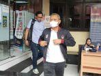 Dirut-Operasional-PT-Liga-Indonesia-Baru-LIB-Sudjarno-seusai-menjalani-pemeriksaan.jpg