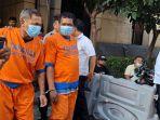 Dua-residivis-spesialis-pencurian-sepeda-motor-saat-digelandang-petugas-di-Polresta-Sidoarjo.jpg