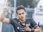 Egy-Maulana-Vikri-menyumbang-gol-untuk-Dewa-United-saat-bermain-imbang-1-1-dengan-Madura-United.jpg