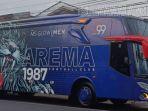Gilang-Widya-Pramana-atau-yang-akrab-disapa-Juragan-99-menghibahkan-bus-kepada-Arema-FC.jpg