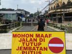 Jembatan-Sonokembang-di-Jalan-Simpang-Utara-Sulfat-Kota-Malang-ditutup-total.jpg