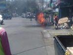 Kebakaran-Motor-Yamaha-Mio-di-Simpang-Empat-Jalan-LA-Sucipto-Kota-Malang.jpg