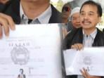 Klaim-Bombastis-Roy-Suryo-Ijazah-Jokowi-Beda-Dimensi-dengan-Tiga-Alumni-UGM-Dipastikan-Palsu.jpg