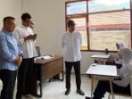 Menteri-Sosial-Gus-Ipul-saat-meninjau-di-Sekolah-Rakyat-Menengah-Pertama-SRMP-14-Kota-Batu.jpg