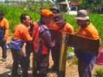 PT-KAI-Daop-7-Madiun-menutup-perlintasan-sebidang-liar-di-wilayah-Garum-Kabupaten-Blitar.jpg