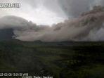 Gunung Api Tertinggi di Jawa Berstatus Siaga Usai Erupsi