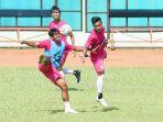 Para-pemain-Arema-FC-saat-menjalani-latihan-di-Stadion-Gajayana-Malang.jpg