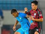 Pemain-Persela-Lamongan-Osvaldo-Haay-Persipura-Jayapura-Takuya-Matsunaga.jpg