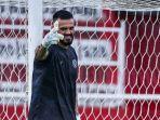 suryamalang/Penjaga-gawang-Arema-FC-Lucas-Frigeri-fit.jpg