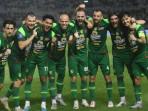 Persebaya-Surabaya-selebrasi-usai-membobol-gawang-Bali-United-di-Stadion-Gelora-Bung-Tomo.jpg