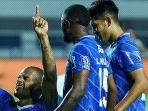 Persib-Bandung-saat-mengalahkan-Persita-Tangerang-5-0-pada-pekan-ke-14-Liga-1-2023.jpg