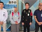 Petugas-Imigrasi-Blitar-mengawal-proses-deportasi-WNA-Malaysia-Kamis-9102025.jpg