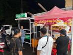 Polisi-Banyuwangi-menggelar-olah-TKP-di-kios-UMKM-penjaga-tewas-tersengat-listrik.jpg