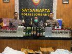 Polres-Jombang-mengamankan-ratusan-botol-minuman-keras.jpg