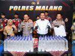 Polres-Malang-barang-bukti-rumah-produksi-minuman-keras-oplosan.jpg