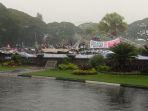 Ribuan-Aremania-tiba-di-depan-Gedung-Balai-Kota-Malang.jpg