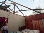 Rumah-warga-rusak-parah-diterjang-angin-mojokerto.jpg