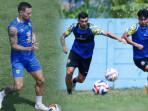 Senasib-dengan-Arema-FC-Pemain-Andalan-Persib-Bandung-Absen-Cedera-Persaingan-Ketat-Jadi-Sorotan.jpg