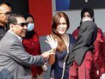 Senyum-Merekah-Jessica-Wongso-Bebas-dari-Penjara-1.jpg