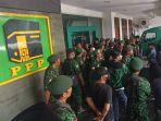 Suasana-cekcok-dan-saling-dorong-di-Kantor-DPW-PPP-Jatim.jpg