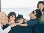 Tujuan-Liburan-Desta-dan-Natasha-Rizky-Meski-Sepakat-Cerai-Semua-Dilakukan-demi-Ketiga-Anak-Mereka.jpg