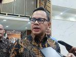 Wamendagri-Bima-Arya-Sugiarto-memberikan-arahan-di-depan-para-staf-Pemkot-Surabaya.jpg