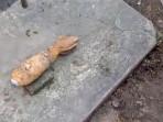 Warga Trowulan Mojokerto Heboh saat Gali Tanah untuk Pondasi Rumah Temukan Bom Mortir Diduga Aktif