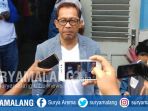 aji-santoso-memberi-keterangan-kepada-wartawan-setelah-mundur-sebagai-pelatih-arema-fc_20170731_154916.jpg